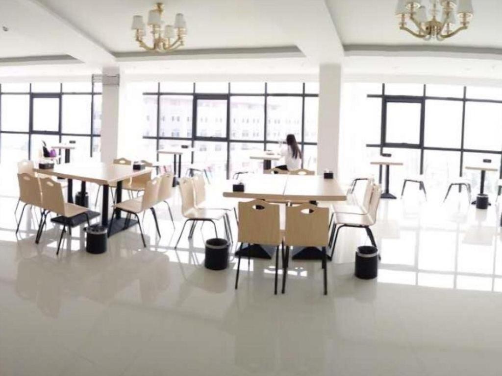 Greentree Inn Zhengzhou Xinzheng City Longhu Town Xiangyun Road Express Hotel מראה חיצוני תמונה